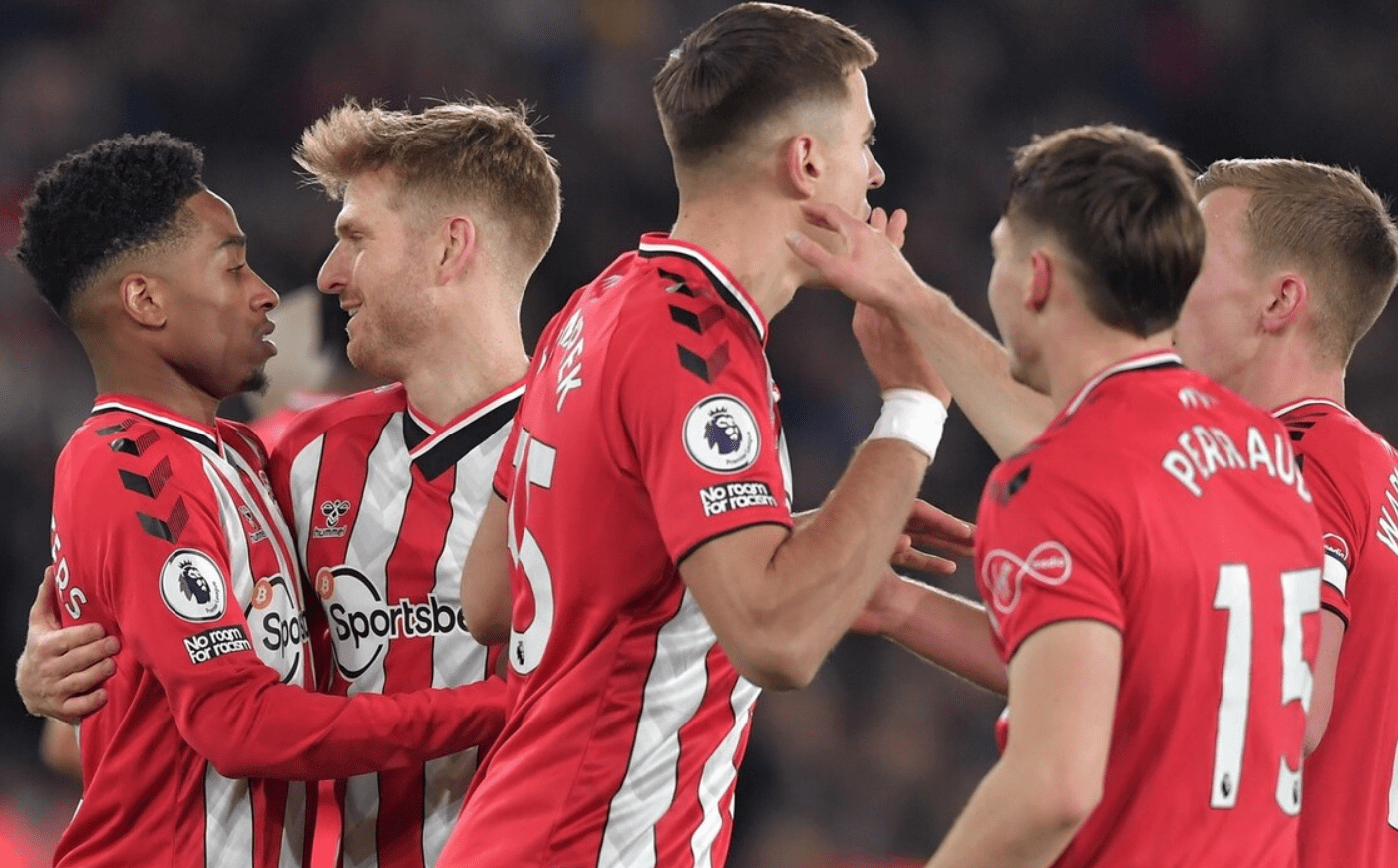 关于今晨曼城扳平良机：西甲节点到来；媒体盛赞；医务组通报恢复的信息开云集团