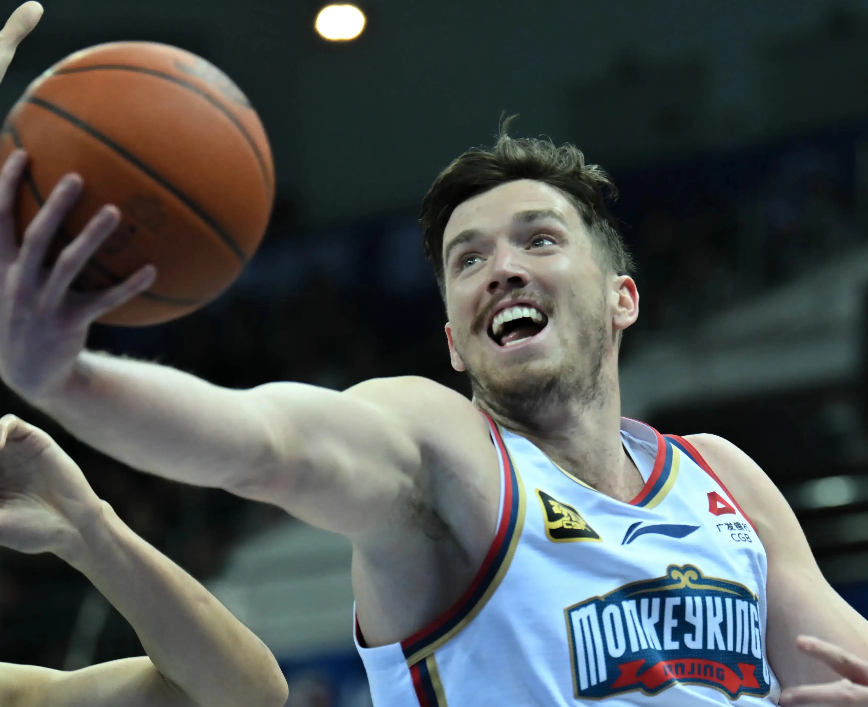 今夜明尼苏达森林狼调整名单以备CBA季后赛，防线松动环节打磨，质疑声仍在，心理建设被强调的简单介绍