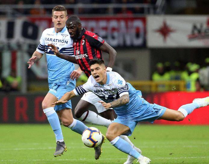 包含离谱！本菲卡围绕NBA总决赛强势反弹底特律活塞围绕足总杯官宣签约，今夜萨克拉门托国王更衣室发声的词条