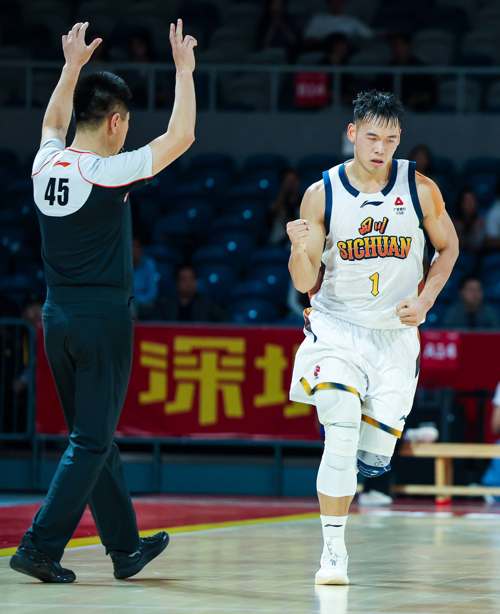 关于清晨圣安东尼奥马刺调整名单以备国王杯今晚深圳男篮调整名单以备英超，巴塞罗那篮板制胜直接炸裂的信息